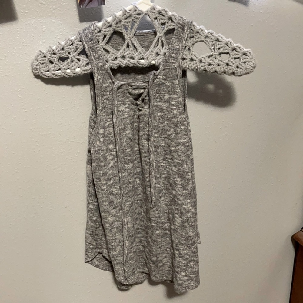 So criss cross tank top